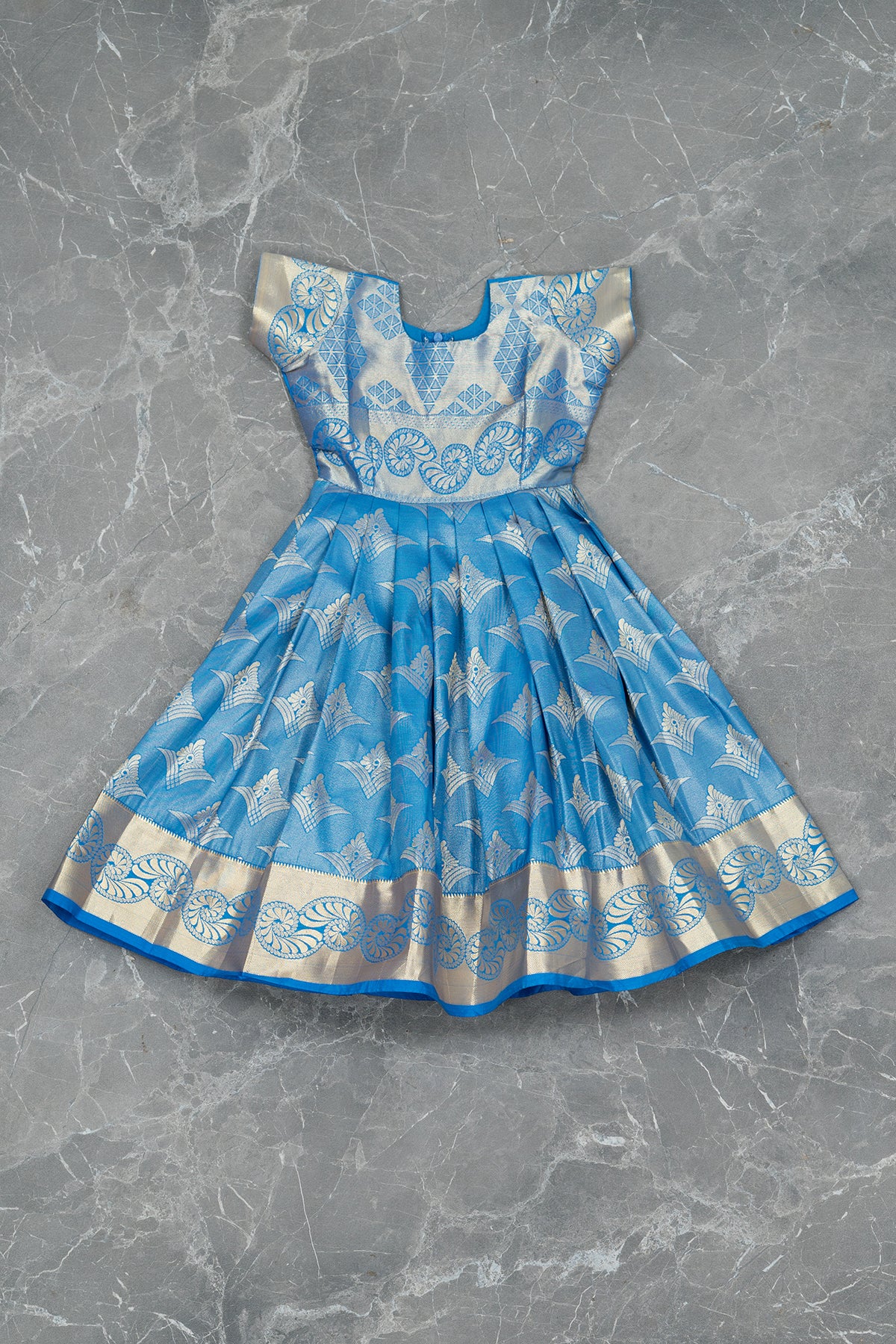 Stunning A Line Royal Blue Childrens Dress With Lace Tulle, Ankle Length,  Tiered Bow, Beads, Sequins Appliques Perfect For Weddings, First Communion,  And Birthdays From Weddingpalacedress, $81.36 | DHgate.Com